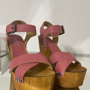 Women platform